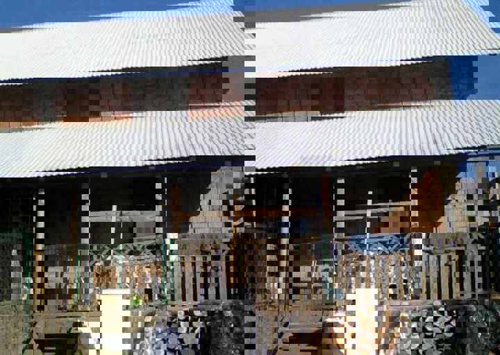 Svilos-1-2017-Fertiges Dach + Vordach.jpg