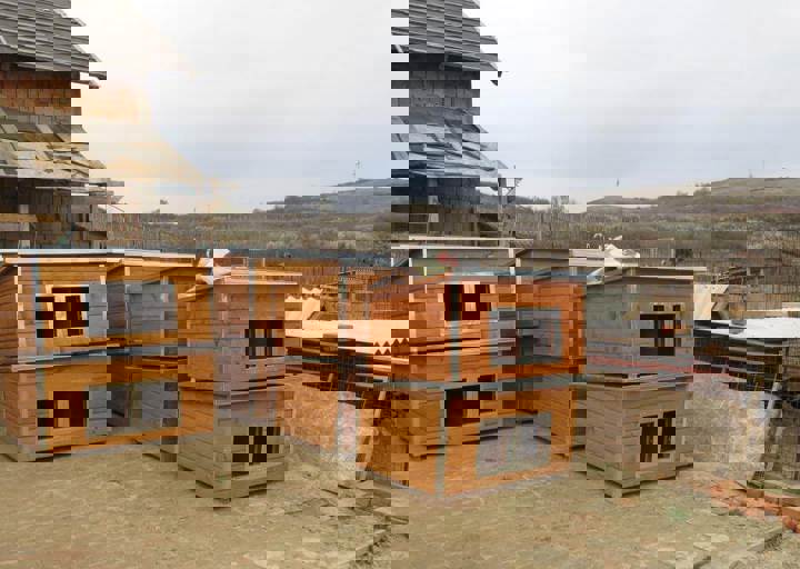 Svilos-1-2017-Isolierte Hütten Lieferung.JPG